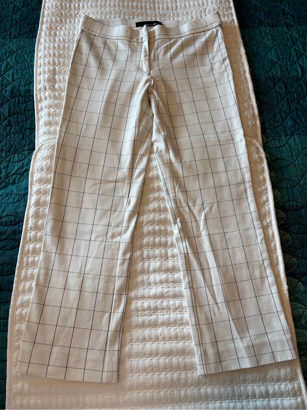 Amanda & Chelsea Ivory Windowpane Capris